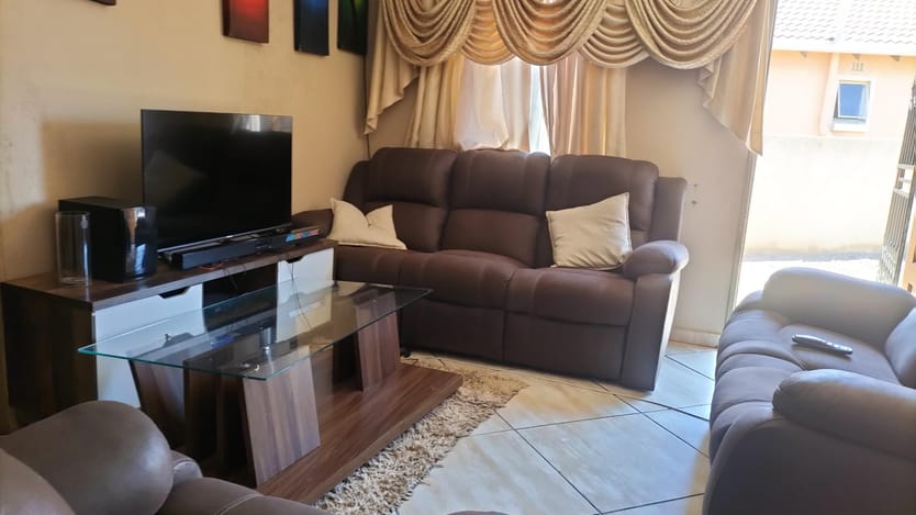 3 Bedroom house for sale in Glenway Estate, Pretoria